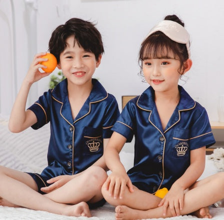 Pyjamas pour enfants en soie.bien lire les descriptions sur chaque article pour choisir la bonne grandeur.