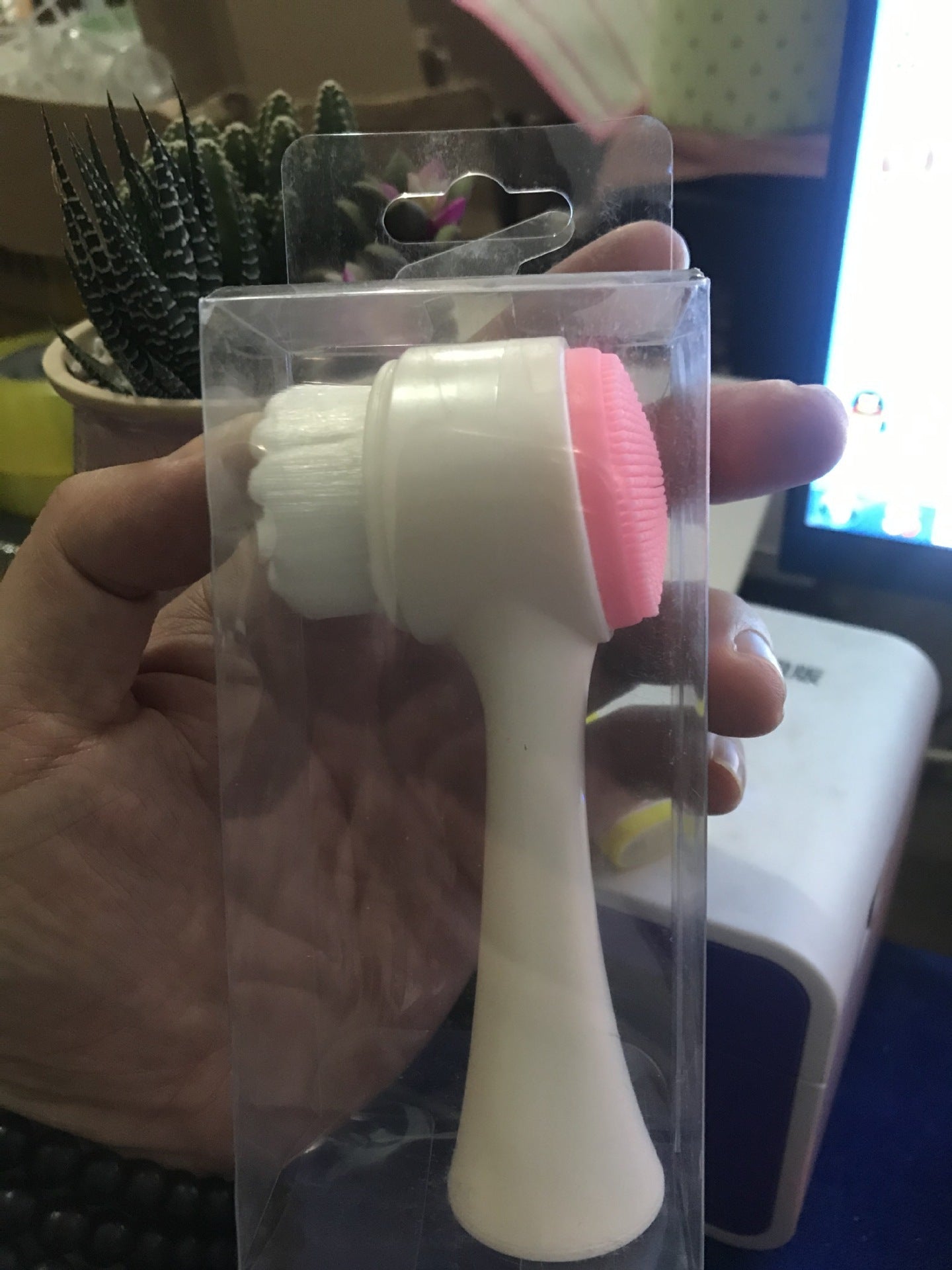 Instrument de nettoyage pour le visage et les soins de la peau