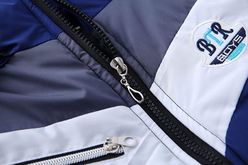 Veste matelassée à capuche et manches longues pour garçon confortable et chaude pour vos mini.