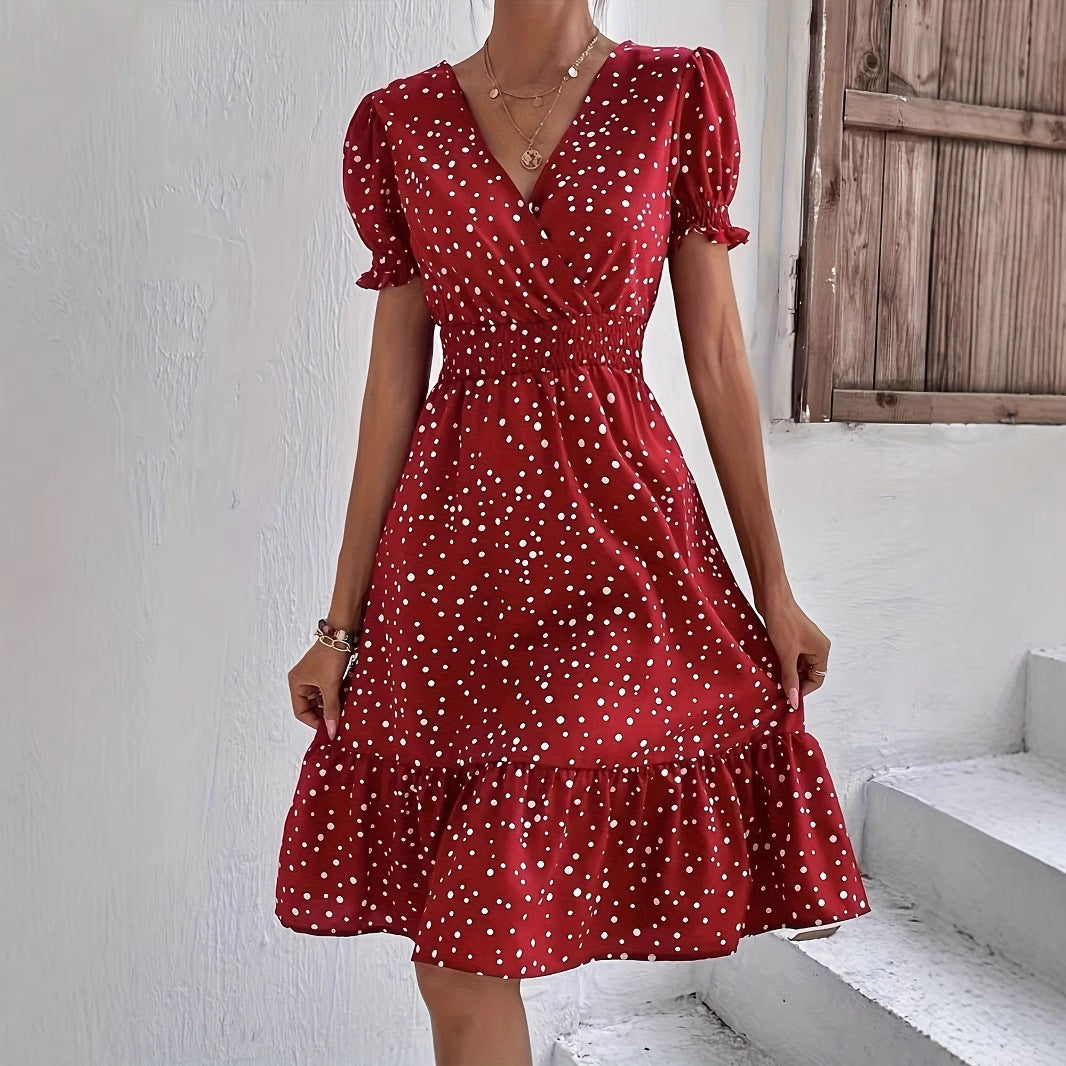 Robe décontractée à manches courtes et col croisé à pois