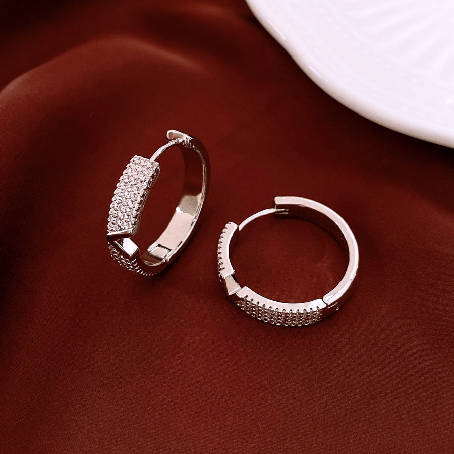 Petite boucle d'oreille délicat a clipe