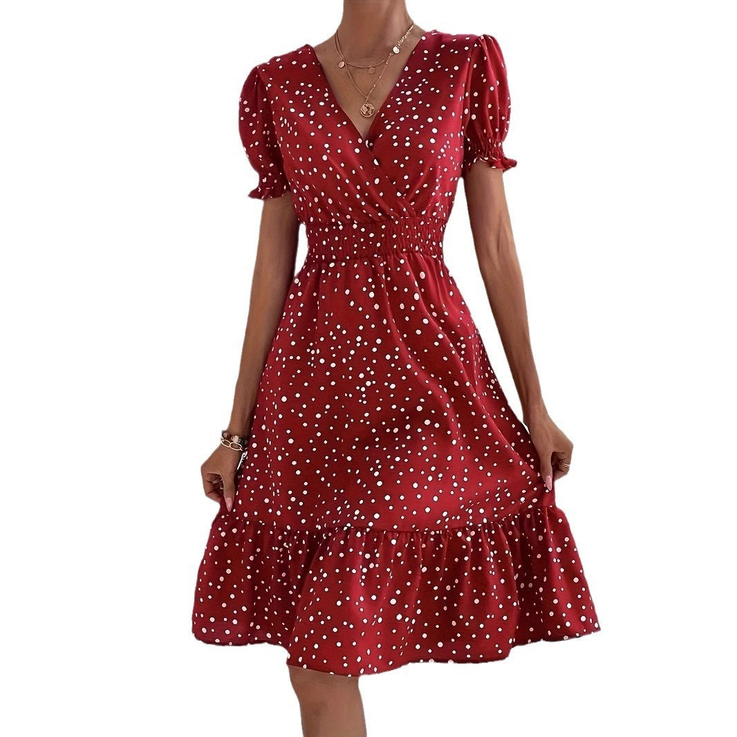 Robe décontractée à manches courtes et col croisé à pois