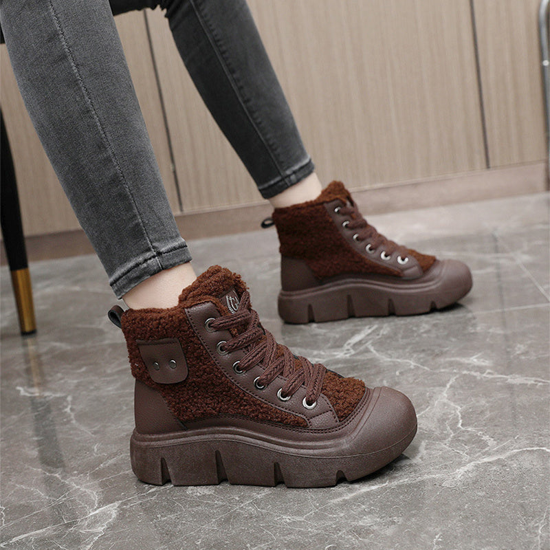 Chaussures plates montantes à lacets pour femmes, bottes de neige chaudes en cachemire pour l'hiver, tendance, mode . Soyez stylée et au chaud en même temps.