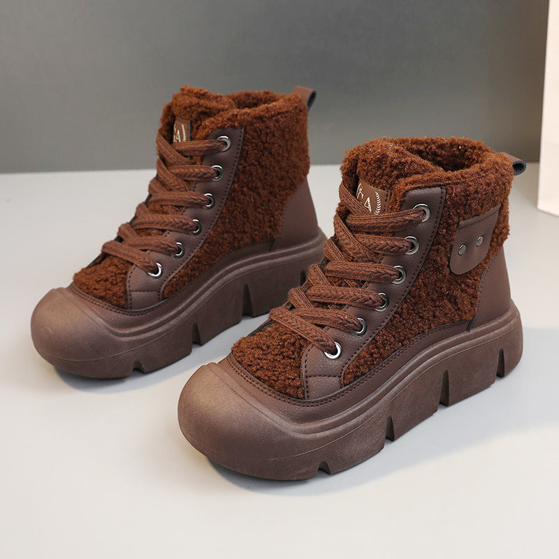 Chaussures plates montantes à lacets pour femmes, bottes de neige chaudes en cachemire pour l'hiver, tendance, mode . Soyez stylée et au chaud en même temps.