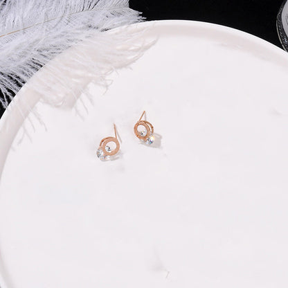 Nos magnifiques boucle d'oreille petite et chic .