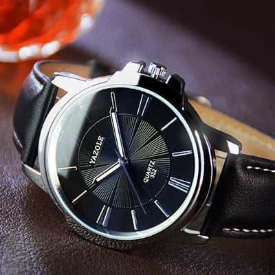 Montre pour homme style luxe . Tendance mode .