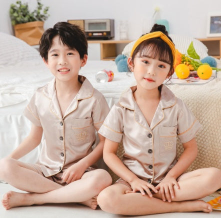 Pyjamas pour enfants en soie.bien lire les descriptions sur chaque article pour choisir la bonne grandeur.