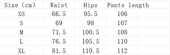 Beau jean a patte droite taille haute , mode tendance pour femme . Il vous faut ce pantalon les filles.