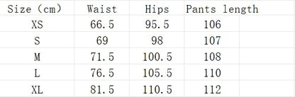 Beau jean a patte droite taille haute , mode tendance pour femme . Il vous faut ce pantalon les filles.