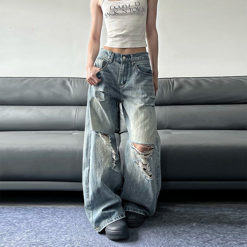 Un jean rectro stylée, a patte droite. Tendance mode