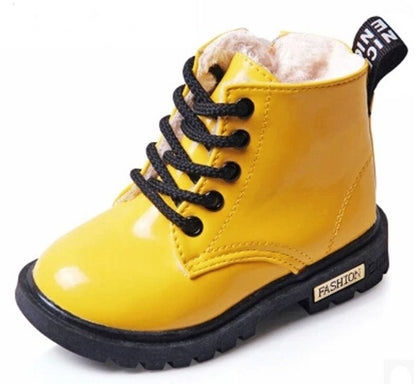 Chaussures d'hiver pour enfants en cuir PU imperméables Martin Boots Bottes de neige pour enfants. Confortable pour les petit pieds.