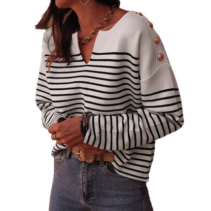 Un pull léger parfait pour vos sortie en plien airs.  Mode pour femme tissu confortable.