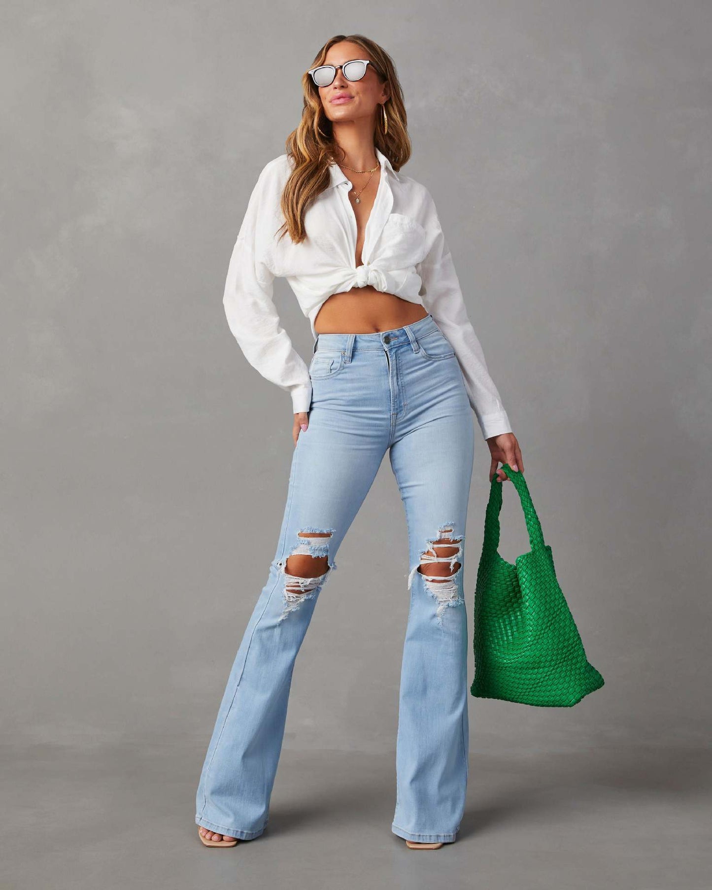 Jean a patte large tendance mode pour femme  un jean qui vous met en valeur. Confortable