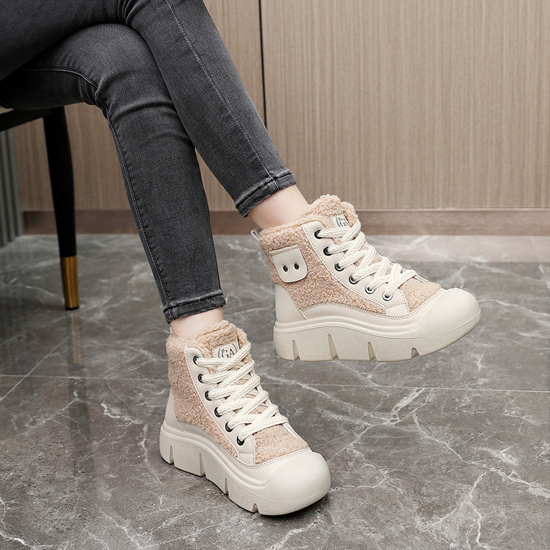 Chaussures plates montantes à lacets pour femmes, bottes de neige chaudes en cachemire pour l'hiver, tendance, mode . Soyez stylée et au chaud en même temps.
