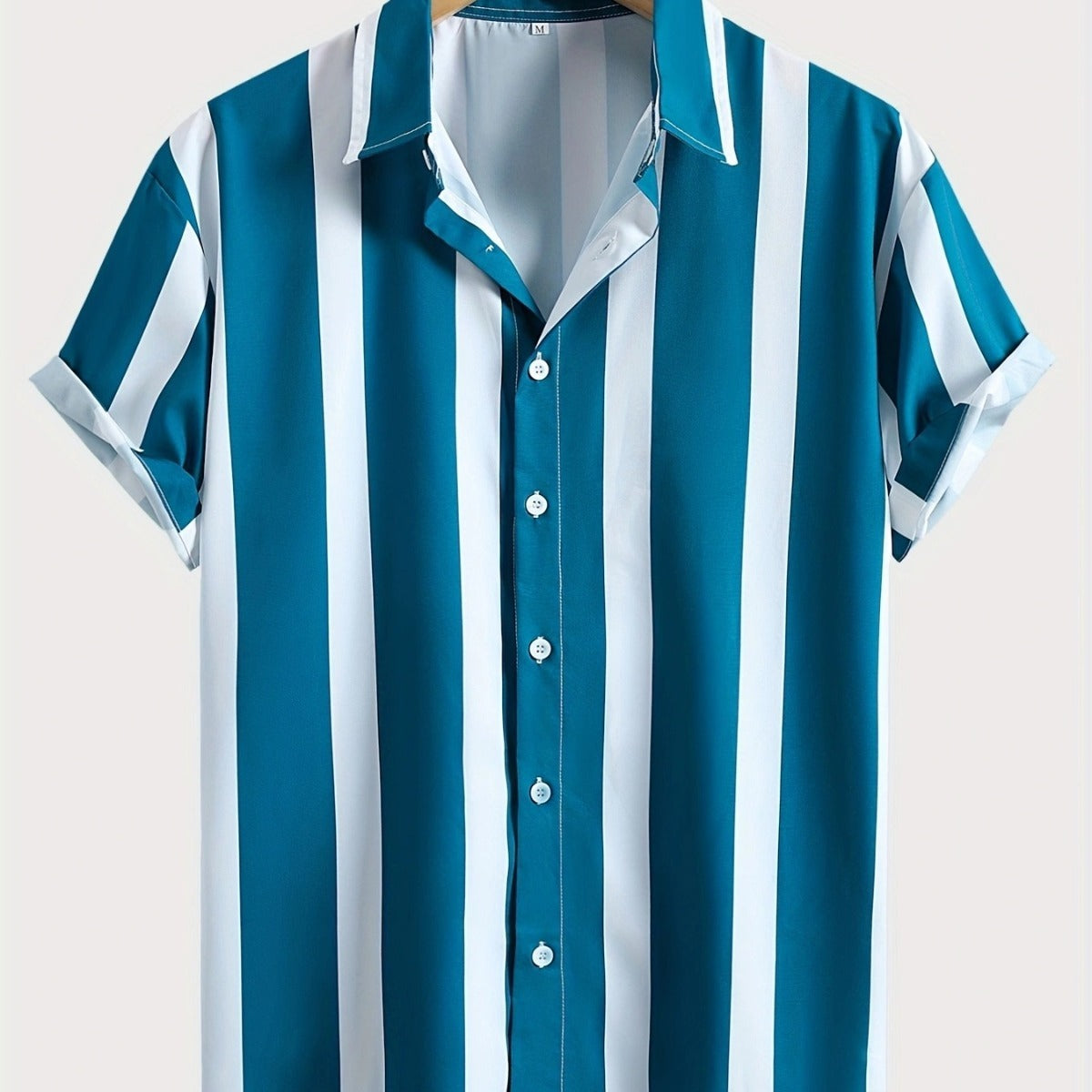 Chemise décontractée à manches courtes et revers pour la plage d'été