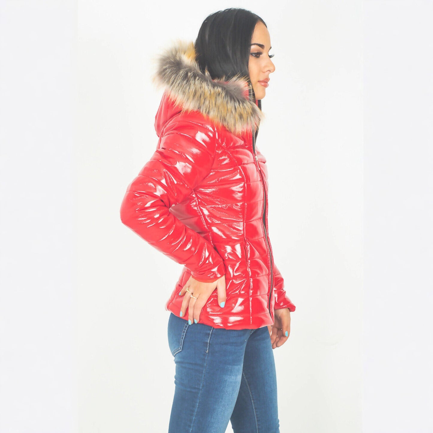 Womens Cropped Puffer Coat With A Large Fur Collar