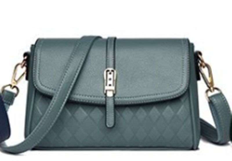 Sac a main haute gamme cuire souple. Très chic disponible plusieurs couleurs.