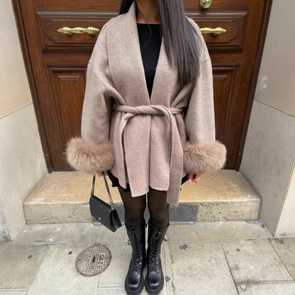 Manteau long à manches fourrées