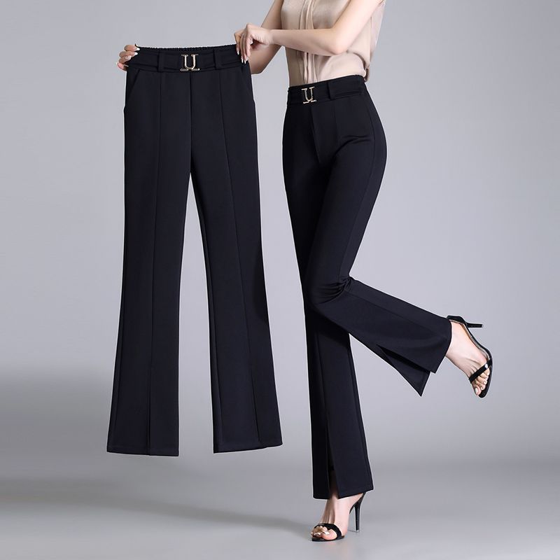 Un pantalon classique a patte éléphant très stylée tendance pour femme