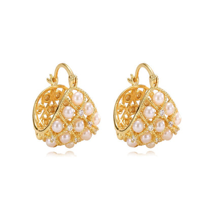 Magnifique boucle d'oreille avec de mini Pearl