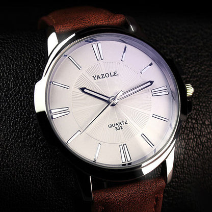 Montre pour homme style luxe . Tendance mode .