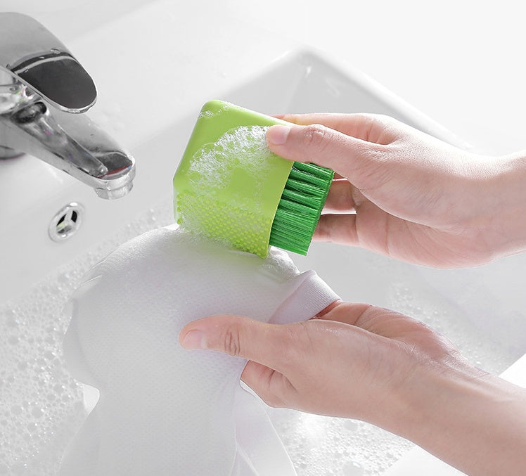 Notre Effaceur magique pour les fameuse tâche, nettoie en douceur tout les tissus .