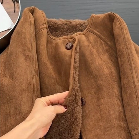 Manteau vintage en fausse fourrure à col rond avec une touche mode
