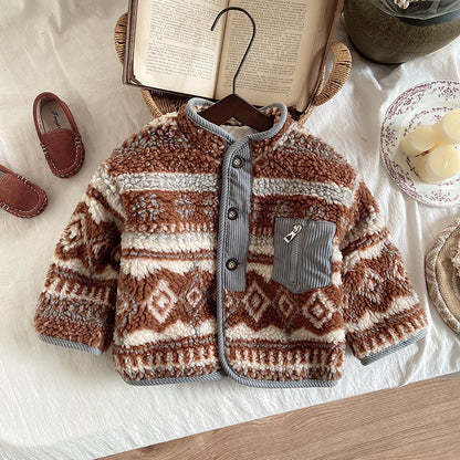 Nos magnifiques petites veste en mouton très chaude pour vos mini. Avec bouton très épais et résistants.