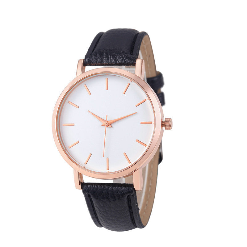 Belle petite montre avec style et tendance.