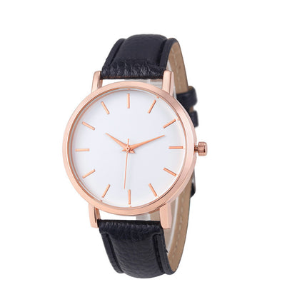 Belle petite montre avec style et tendance.