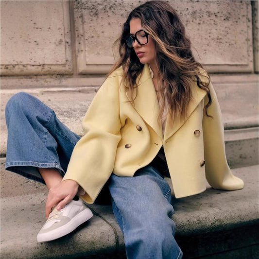 Petite veste feutre, mode fashion cozy tendance pour femme.