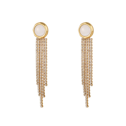 Nos bijoux fond toute la différence dans votre outfit, magnifique boucle d'oreille avec coeur.