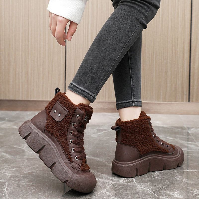 Chaussures plates montantes à lacets pour femmes, bottes de neige chaudes en cachemire pour l'hiver, tendance, mode . Soyez stylée et au chaud en même temps.