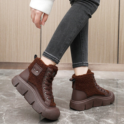 Chaussures plates montantes à lacets pour femmes, bottes de neige chaudes en cachemire pour l'hiver, tendance, mode . Soyez stylée et au chaud en même temps.