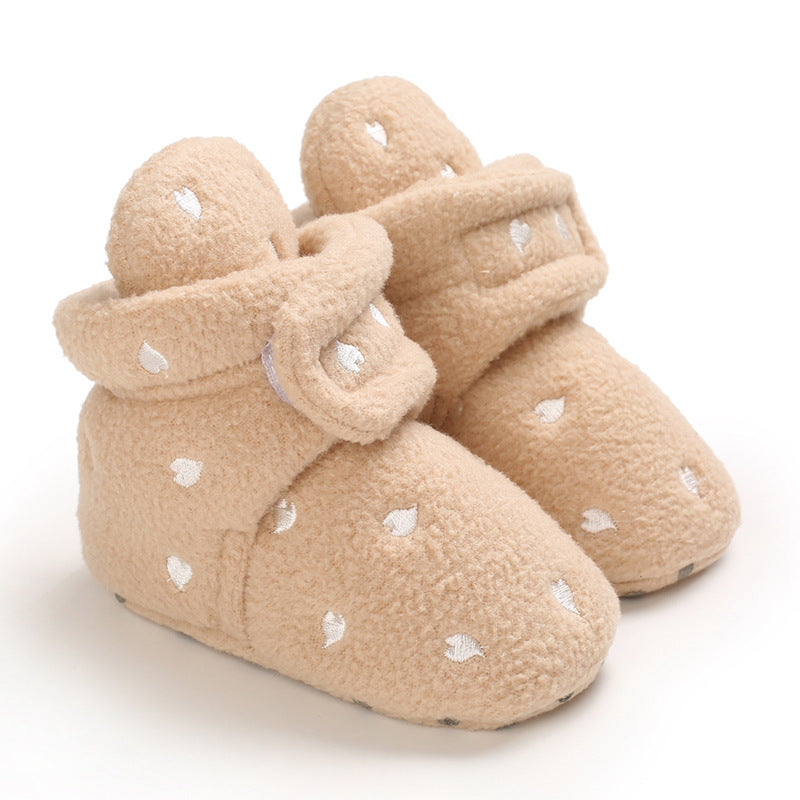 de mini pantoufle cozy pour vos tout petit si doux si belle