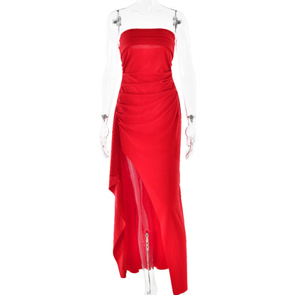 Magnifique robe longue avec ouverture sur le devant,  sans bretelles d'une couleur unie.