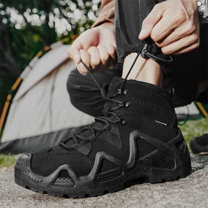 Chaussures tactiques montantes  très bonne semelle.