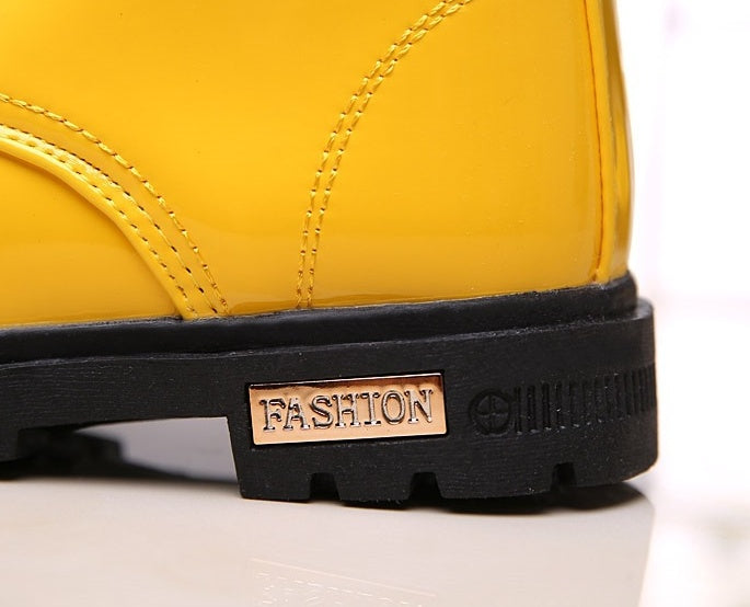 Chaussures d'hiver pour enfants en cuir PU imperméables Martin Boots Bottes de neige pour enfants. Confortable pour les petit pieds.