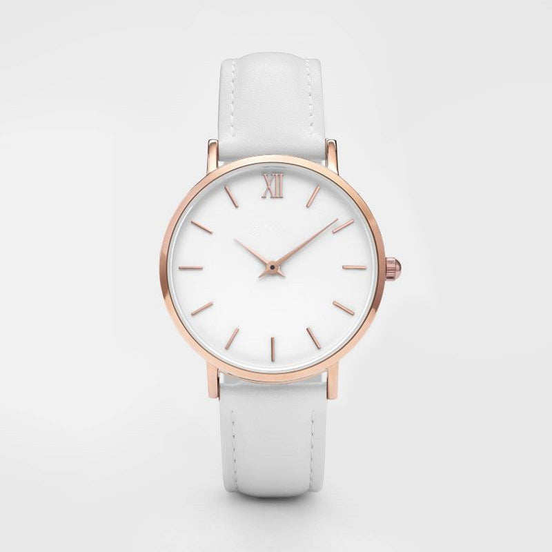 Belle petite montre avec style et tendance.