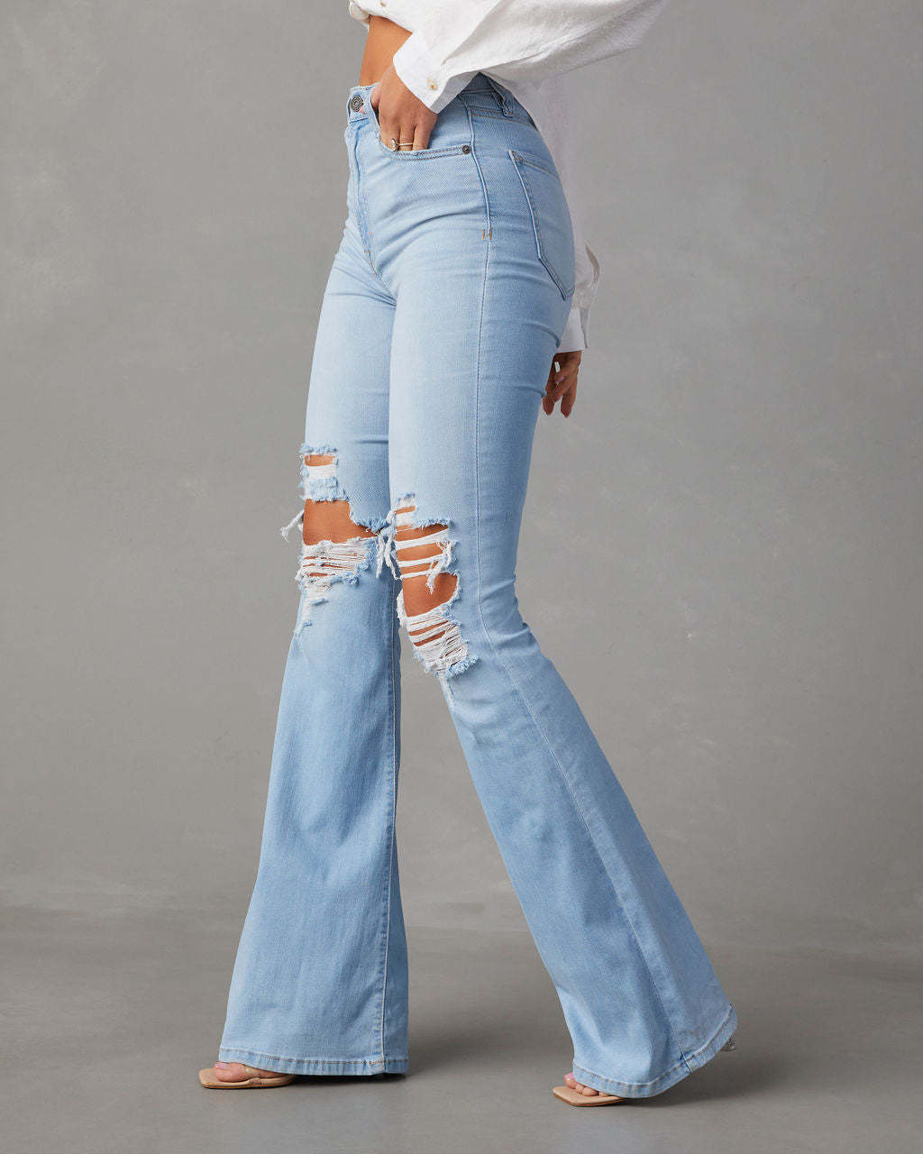 Jean a patte large tendance mode pour femme  un jean qui vous met en valeur. Confortable