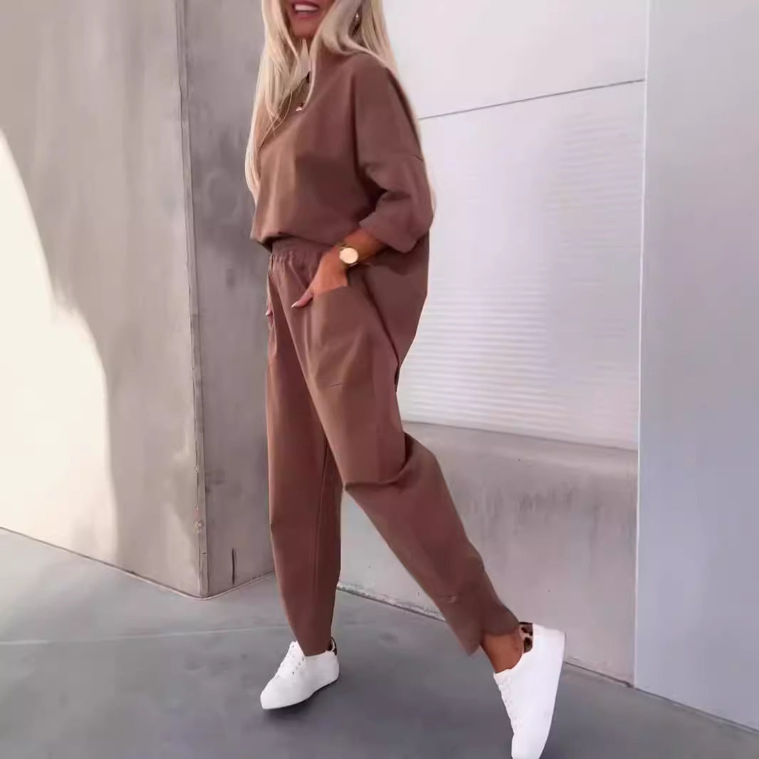 Ensemble deux pièces pantalon court à col rond de couleur unie