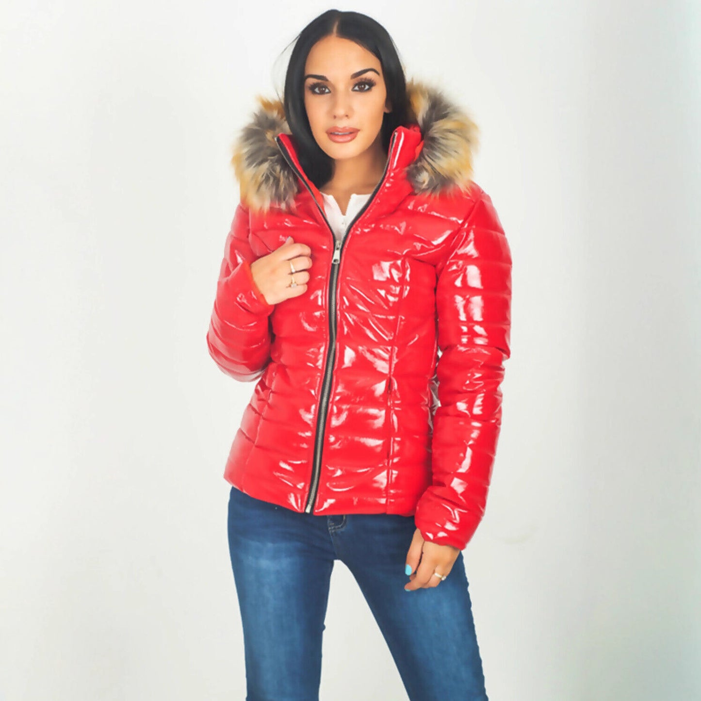 Womens Cropped Puffer Coat With A Large Fur Collar