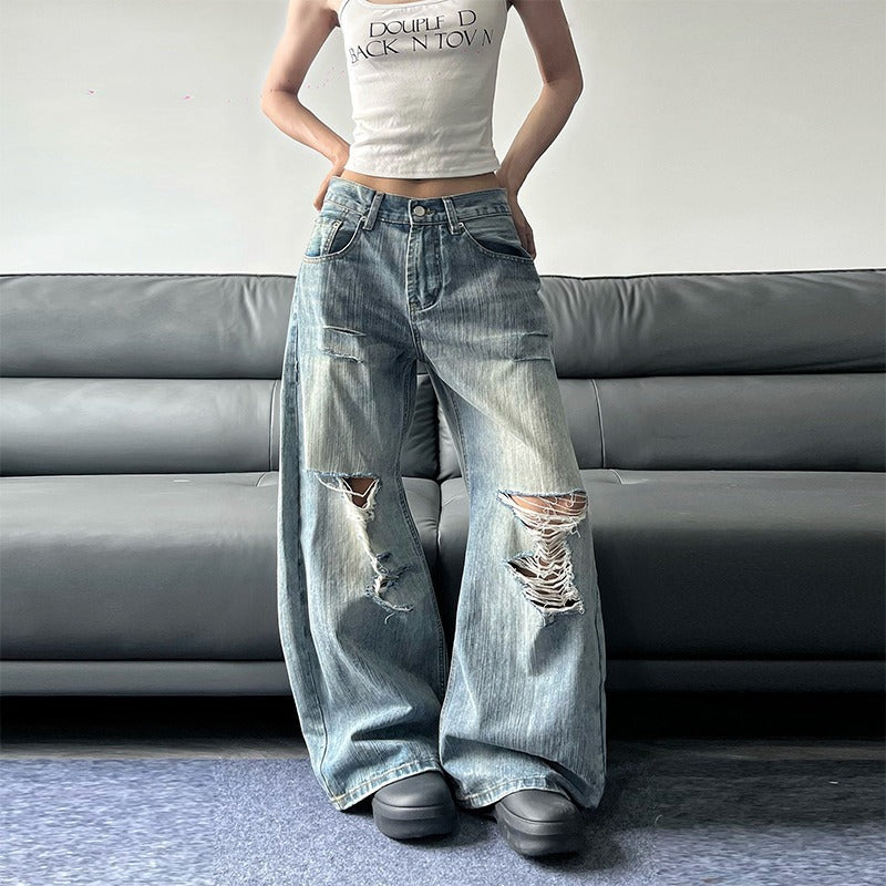 Un jean rectro stylée, a patte droite. Tendance mode