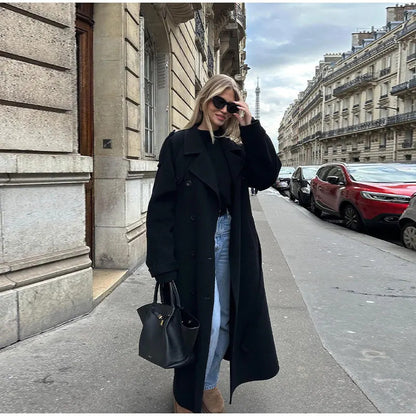 Très beau manteau long noir . Élégant cozy . Il te faut se manteau pour ton nouveau style.