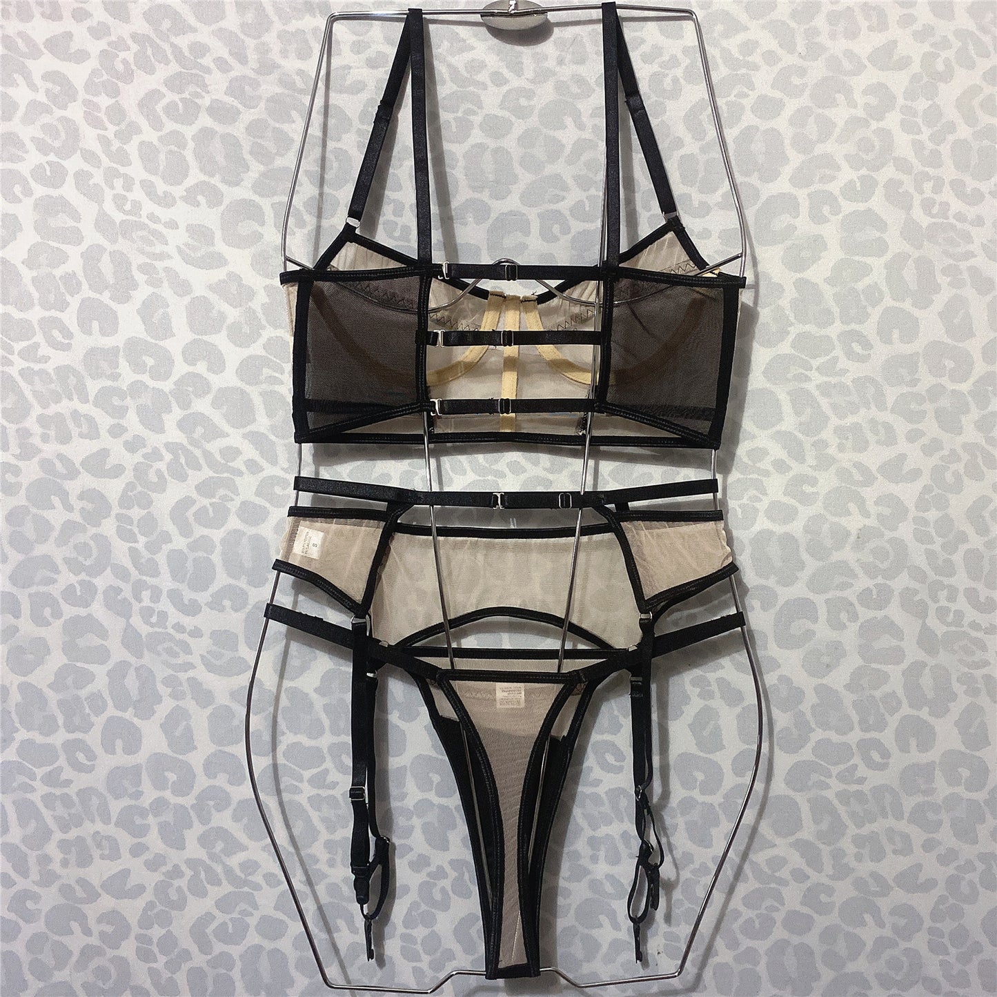 Sous-vêtements pour femmes avec anneau en acier