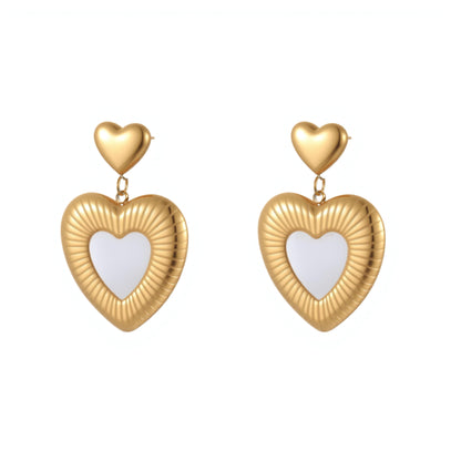 Boucle d'oreille coeur magnifique.