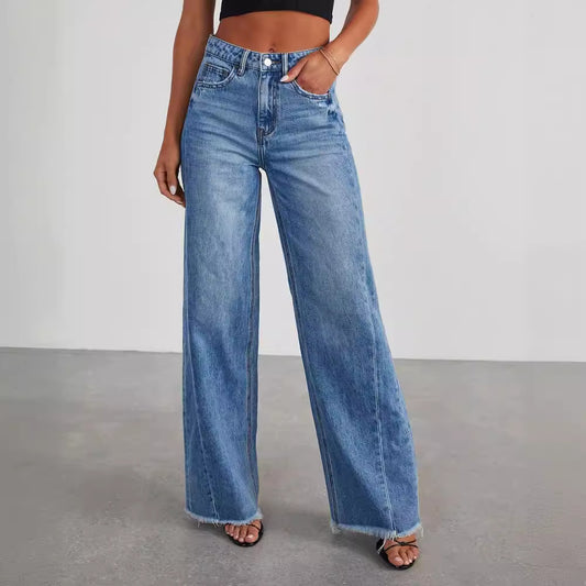 Jean ample à jambes larges pour femme avec coutures latérales et ourlet effiloché. Très beau jean pour vous mesdames
