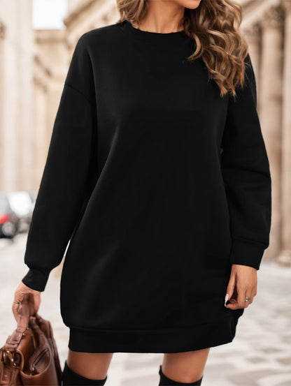 Une robe unie jusqu'aux genoux pour dames soyez stylée mesdames.