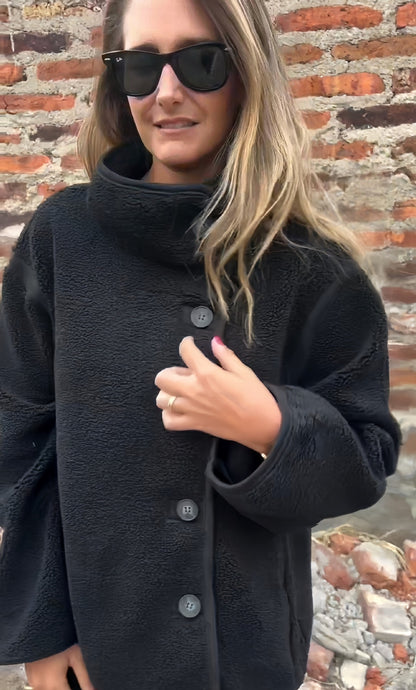 Belle petite veste a bouton en laine mouton , très chaud ! Mode pour femme