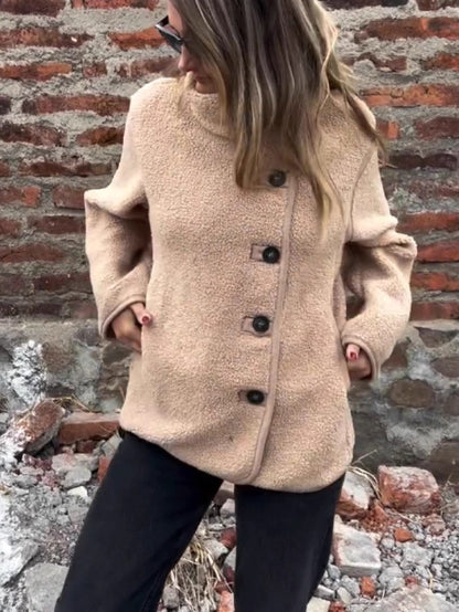 Belle petite veste a bouton en laine mouton , très chaud ! Mode pour femme